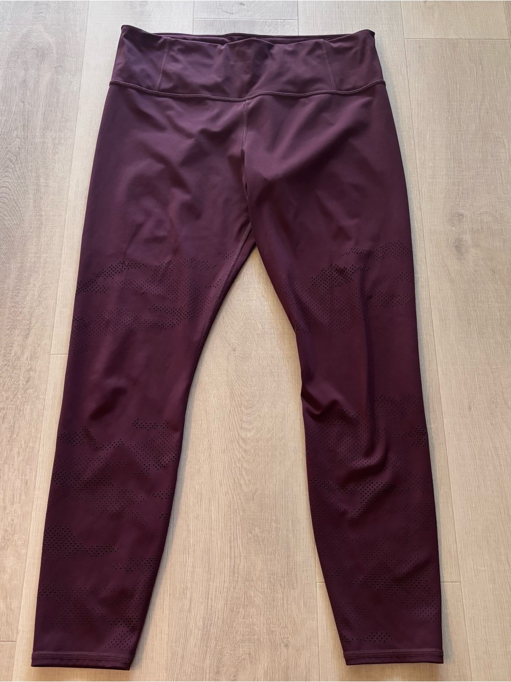 Athleta Persistence Laser Cut 7/8 Tight - Picture 4 of 6